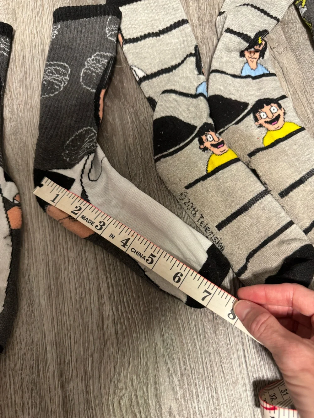 Men’s Novelty Bob's Burgers Crew Socks - Gray Multicolor